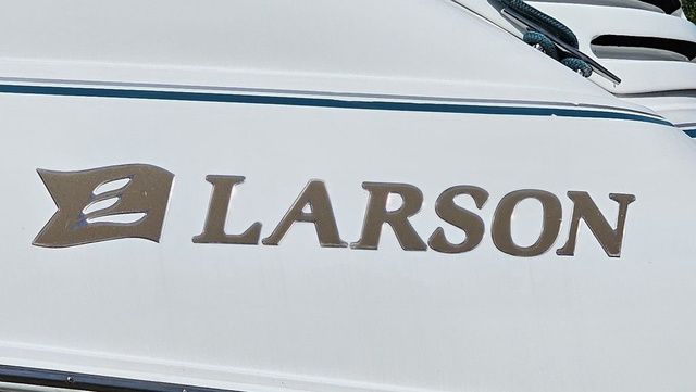 2000 Larson Cabrio 330 - 28