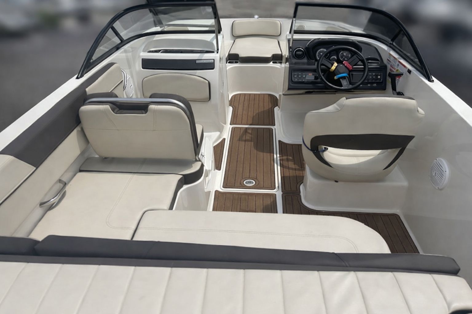 2018 Bayliner VR5 Bowrider I/O - 6