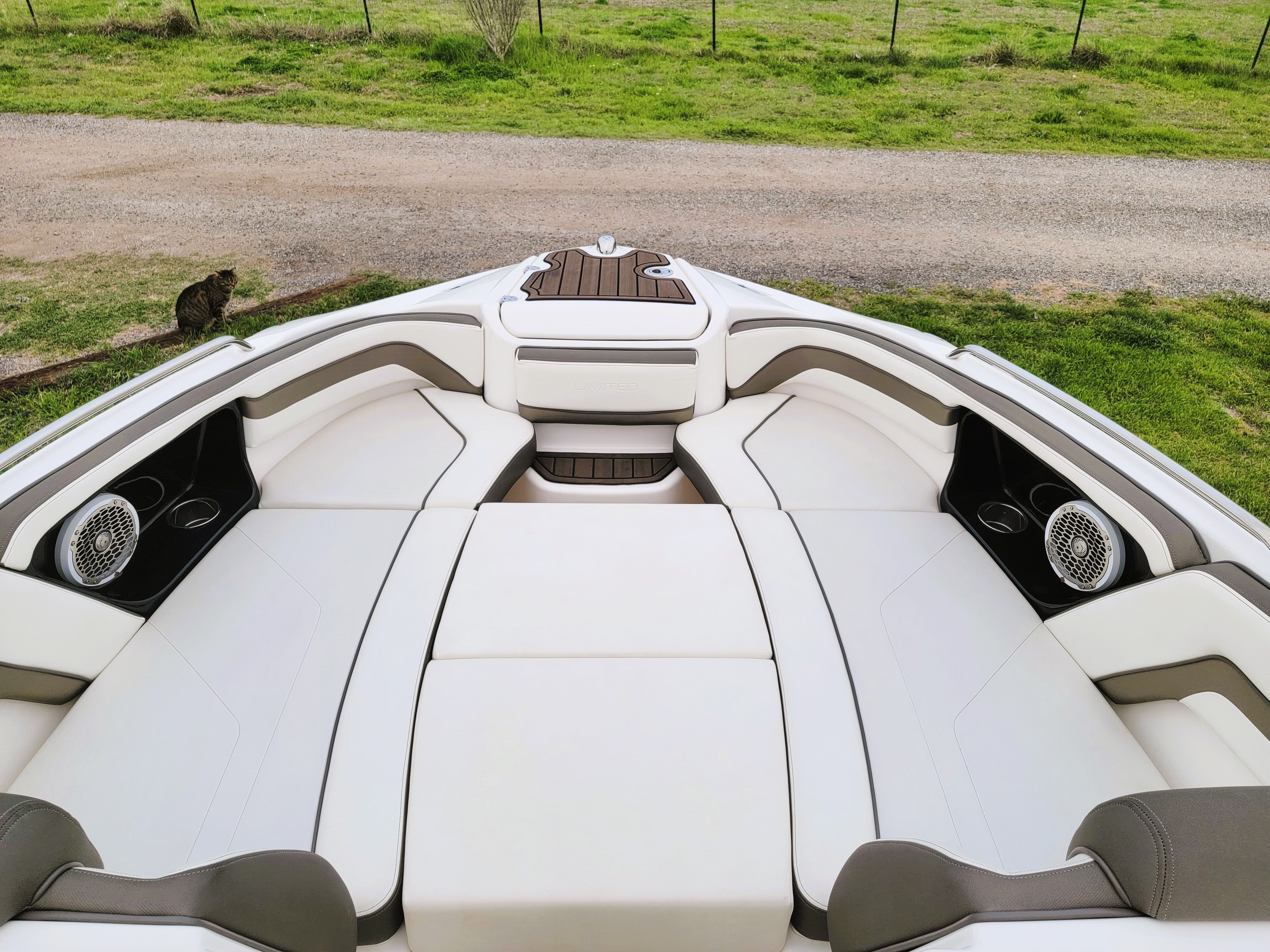 2015 Yamaha Boats 242 Limited S - 30