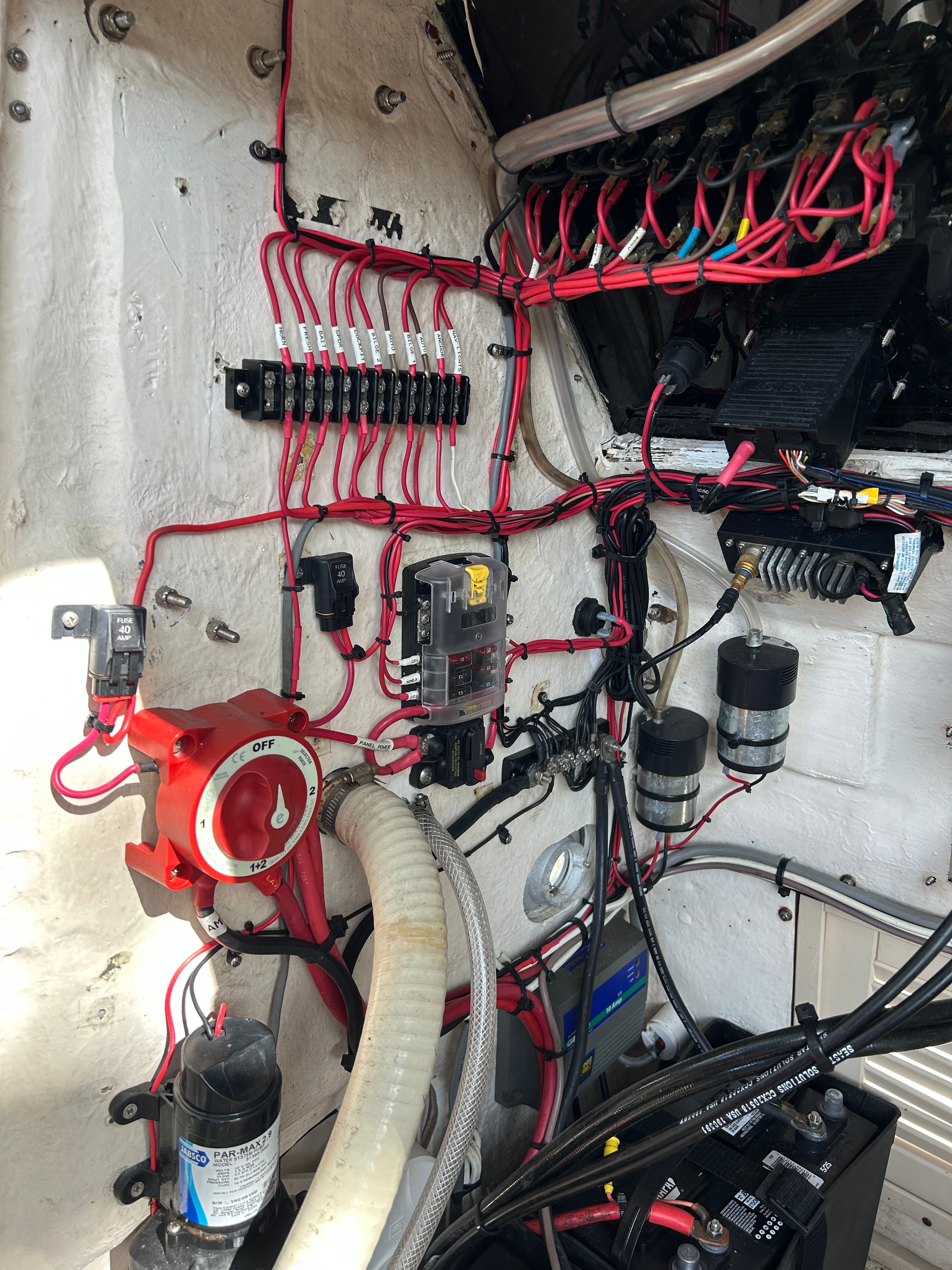 Electrical system of a 1992 Mako 221 boat.