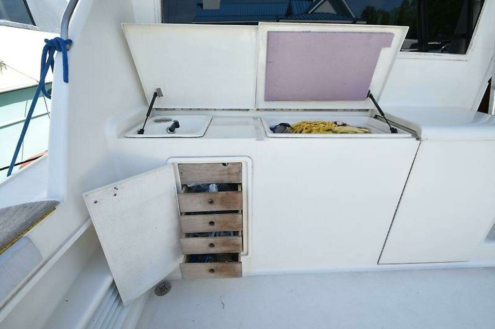 1997 Ocean 48 Convertible - Image 46