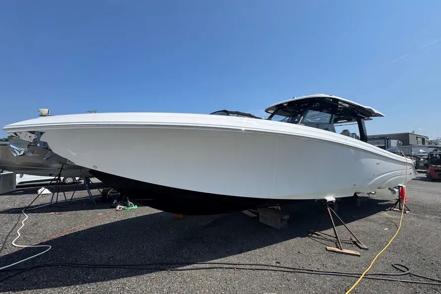 2025 Fountain Powerboats 43 SCX