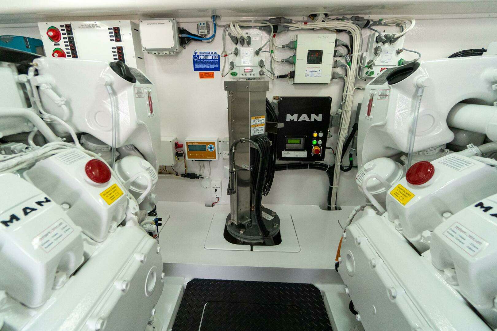 2026 Viking 54 Sport Coupe - Image 10