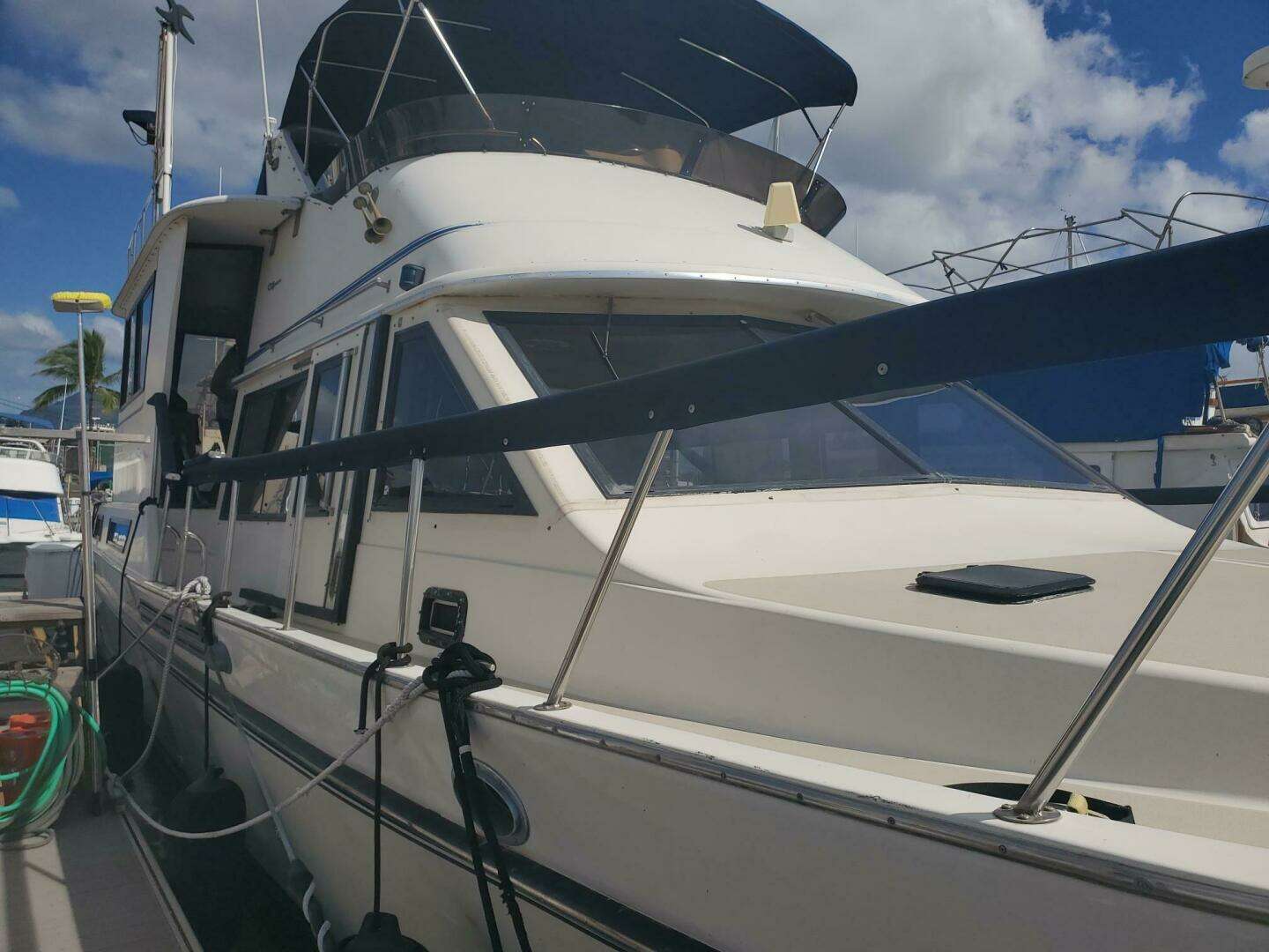 1985 Californian 5239 Cockpit Motor Yacht - Image 4