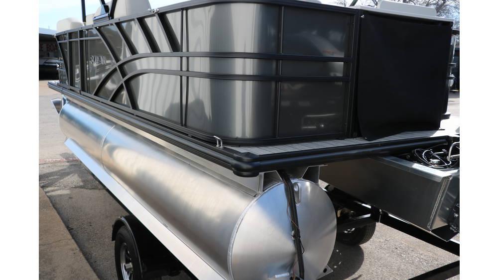 2025 Sylvan Mirage 820 Party Fish Premium - 34