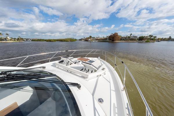 2018 Cruisers Yachts 50 Cantius - 5