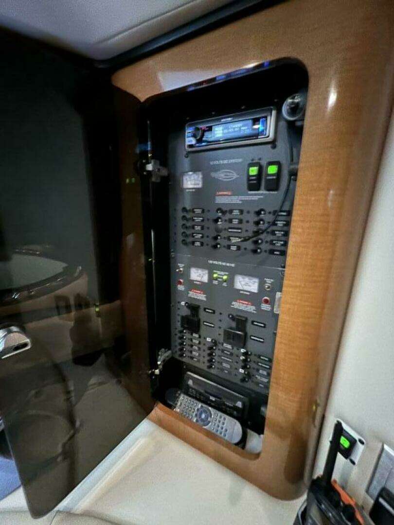 2008 Chaparral 350 Signature - Image 38