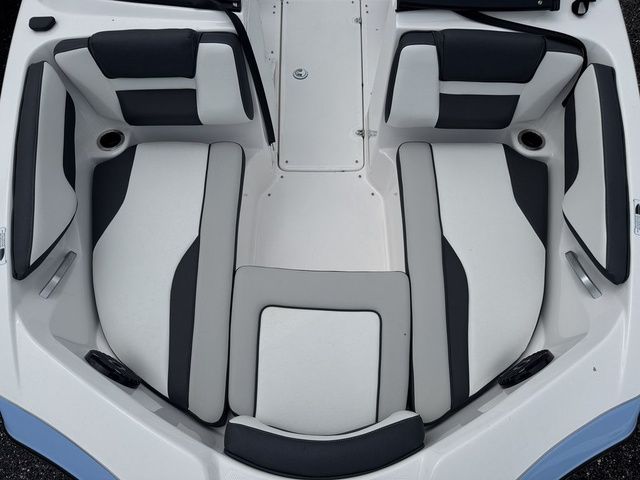 2025 Yamaha Boats 195S - 10