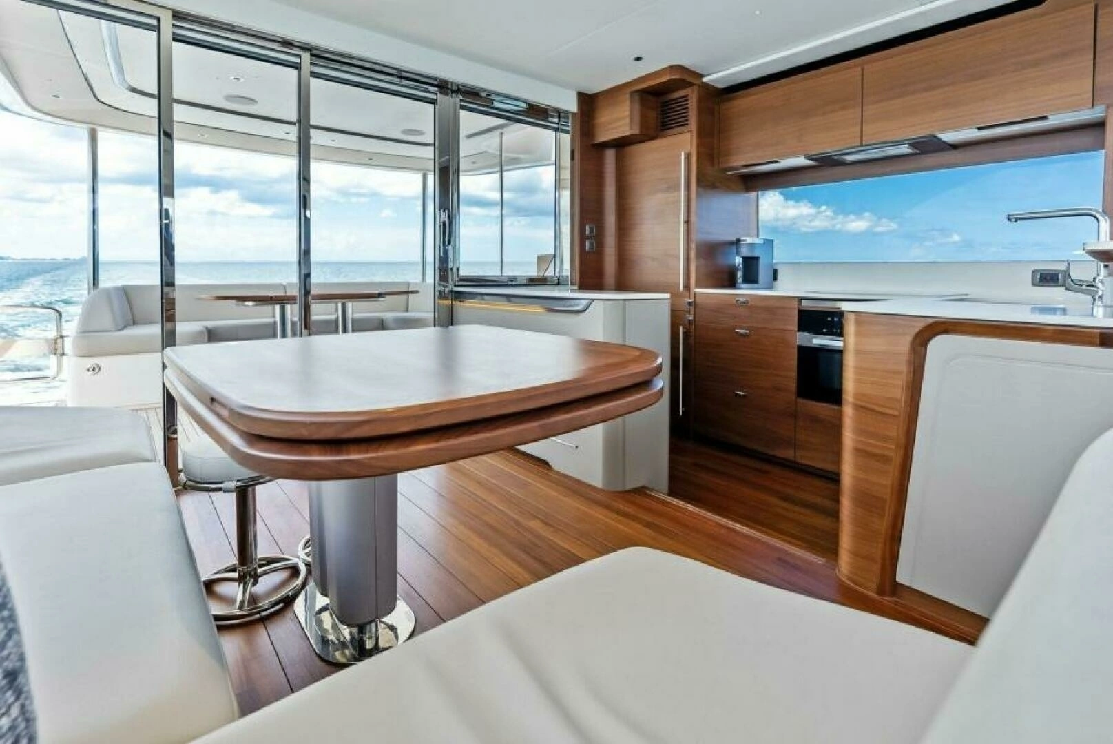 2024 Princess Y72 Motor Yacht - Image 59