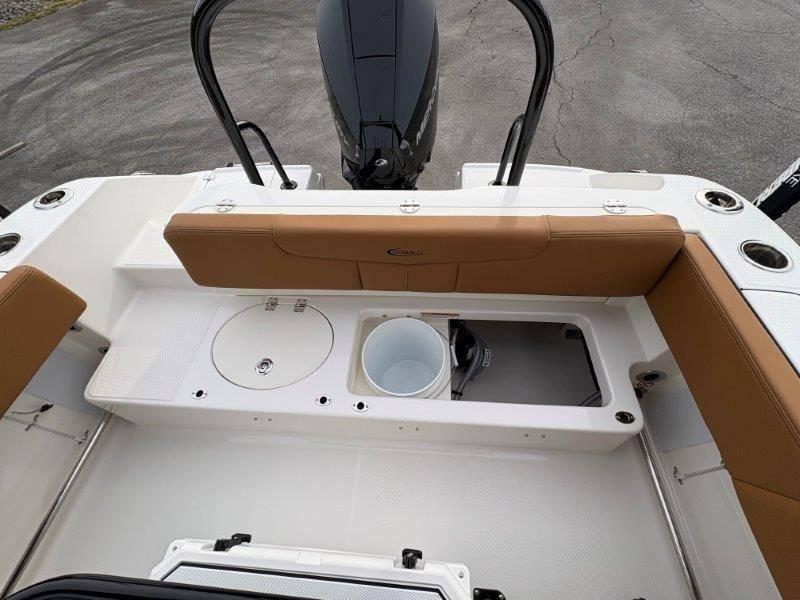 2025 Robalo R202 Explorer - 77