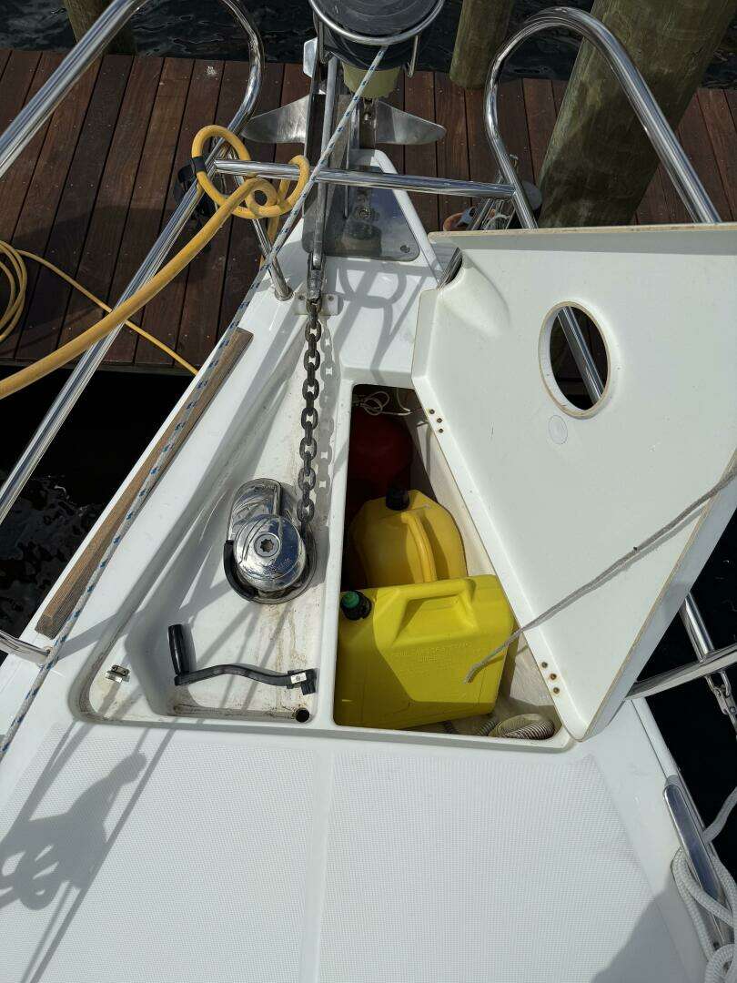 2012 Beneteau 43 - Image 11