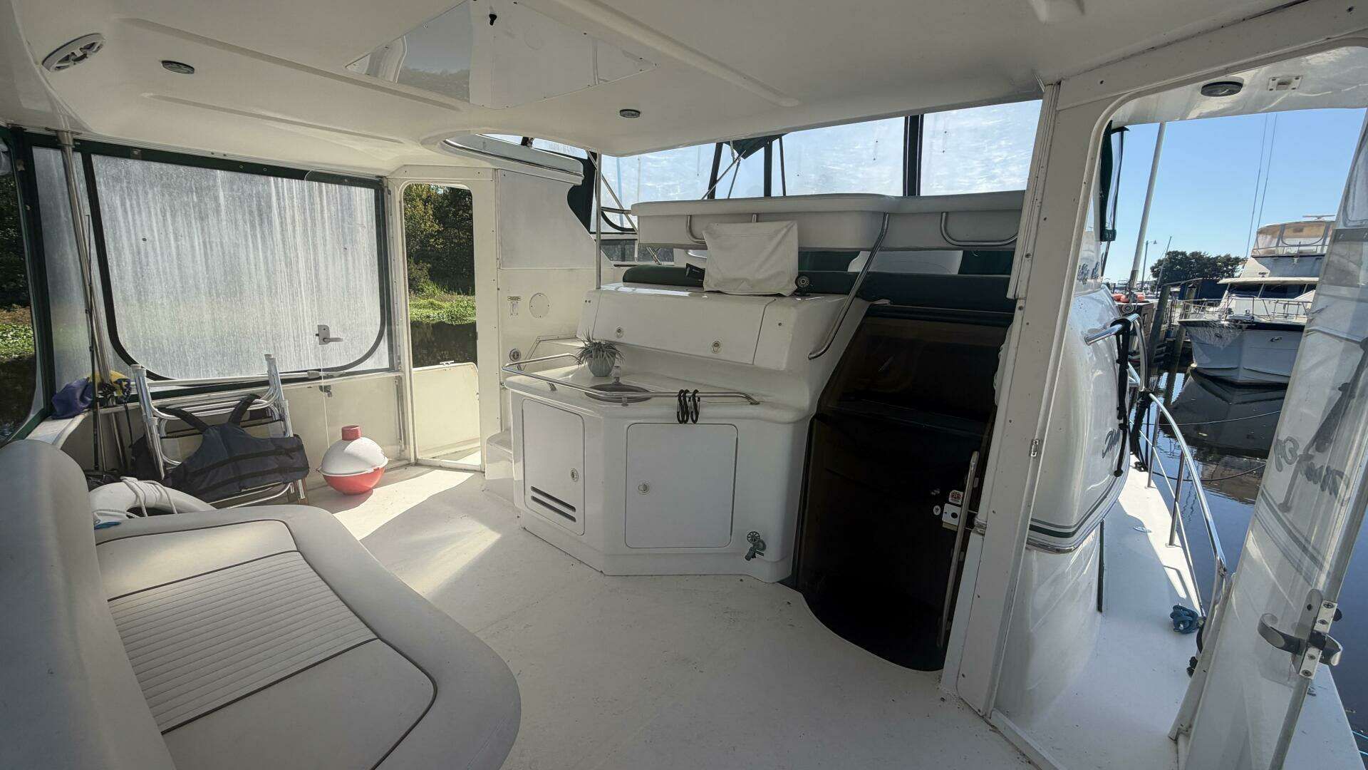 2000 Sea Ray 380 Aft Cabin - 18