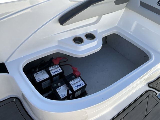 2023 Hurricane SunDeck Sport 205 OB - 22