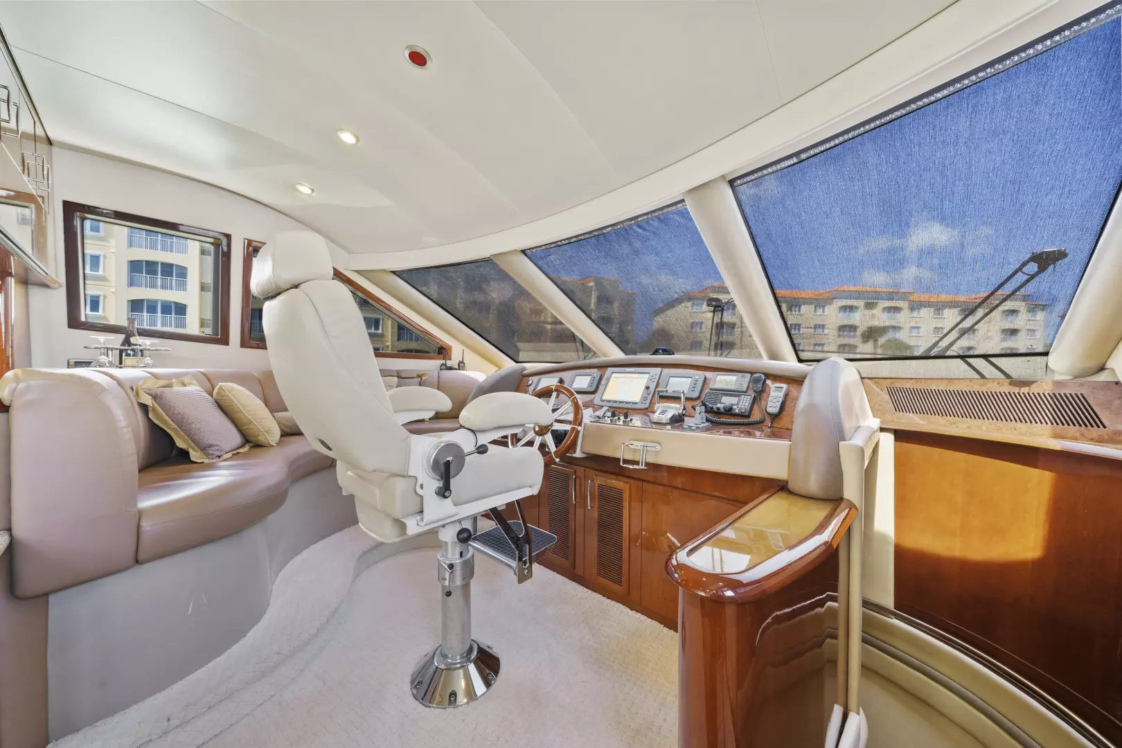 2006 Marquis 65 Pilothouse - Image 26