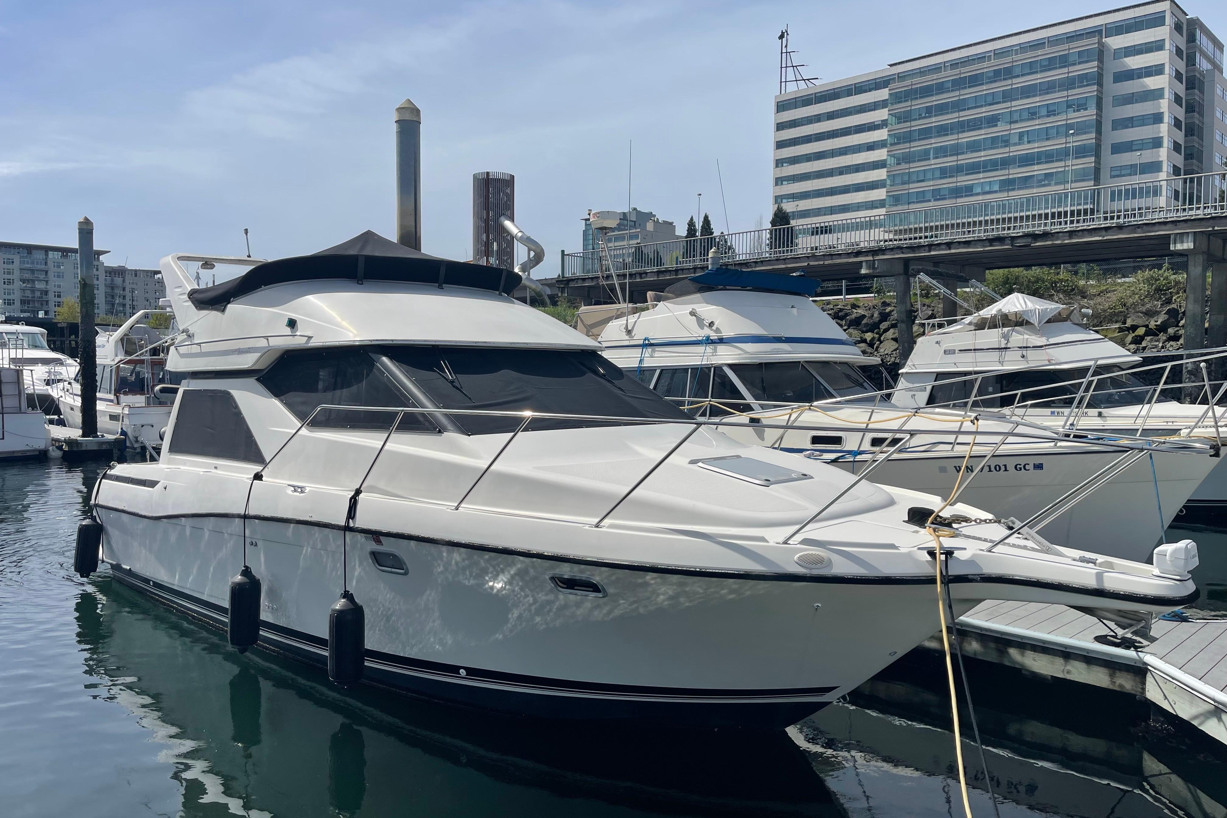 1996 Bayliner 3255 Avanti