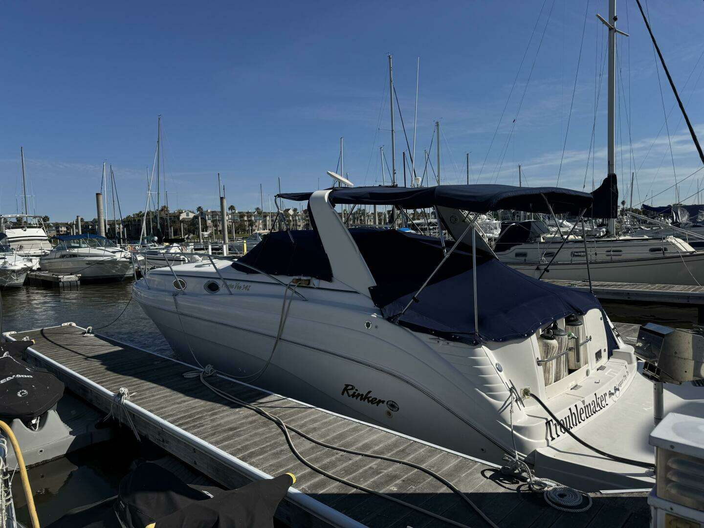 2002 Rinker 342 Fiesta Vee - Image 4