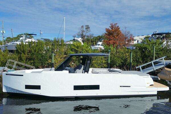2026 De Antonio Yachts D42