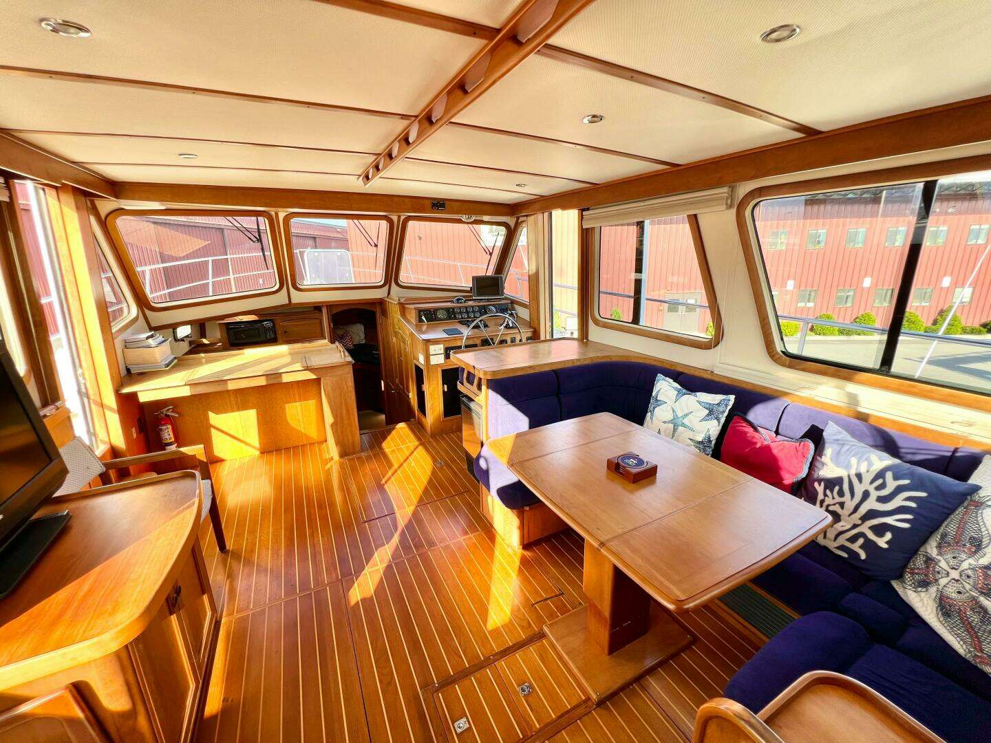 2001 Sabre Sabreline 47 - Image 13