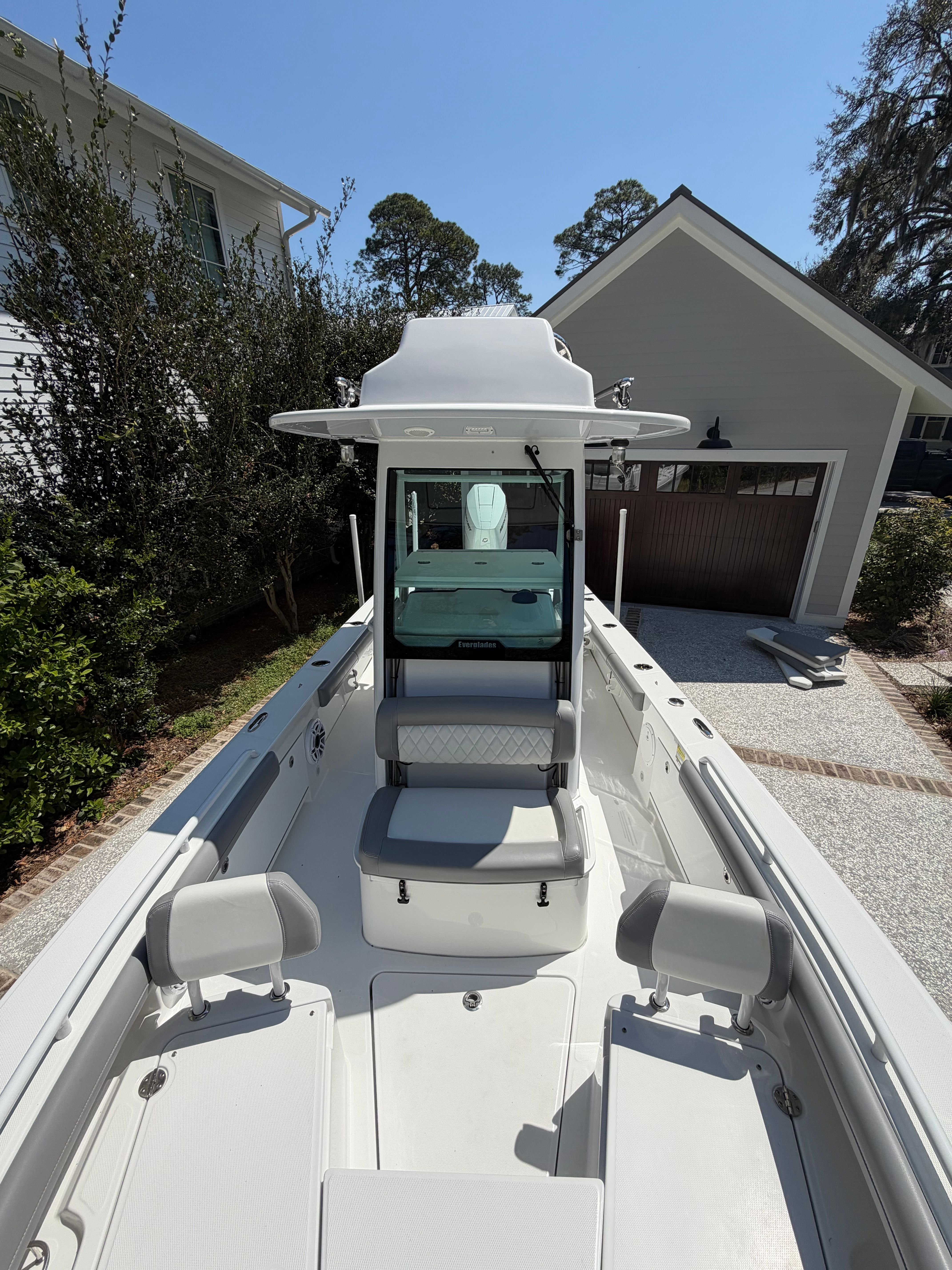 2025 Everglades 253 Center Console - 9