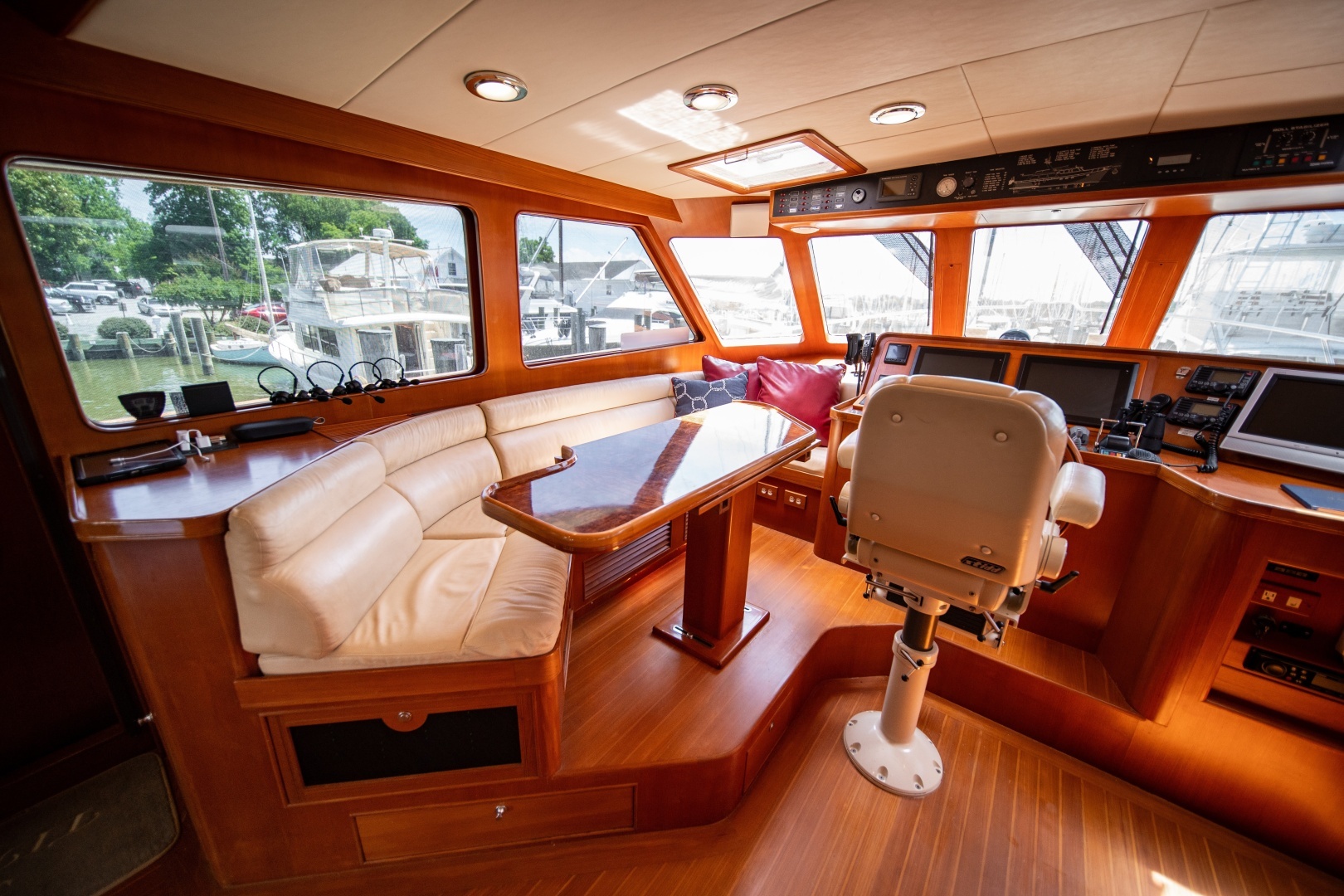 2003 Marlow Explorer 65C - Image 11