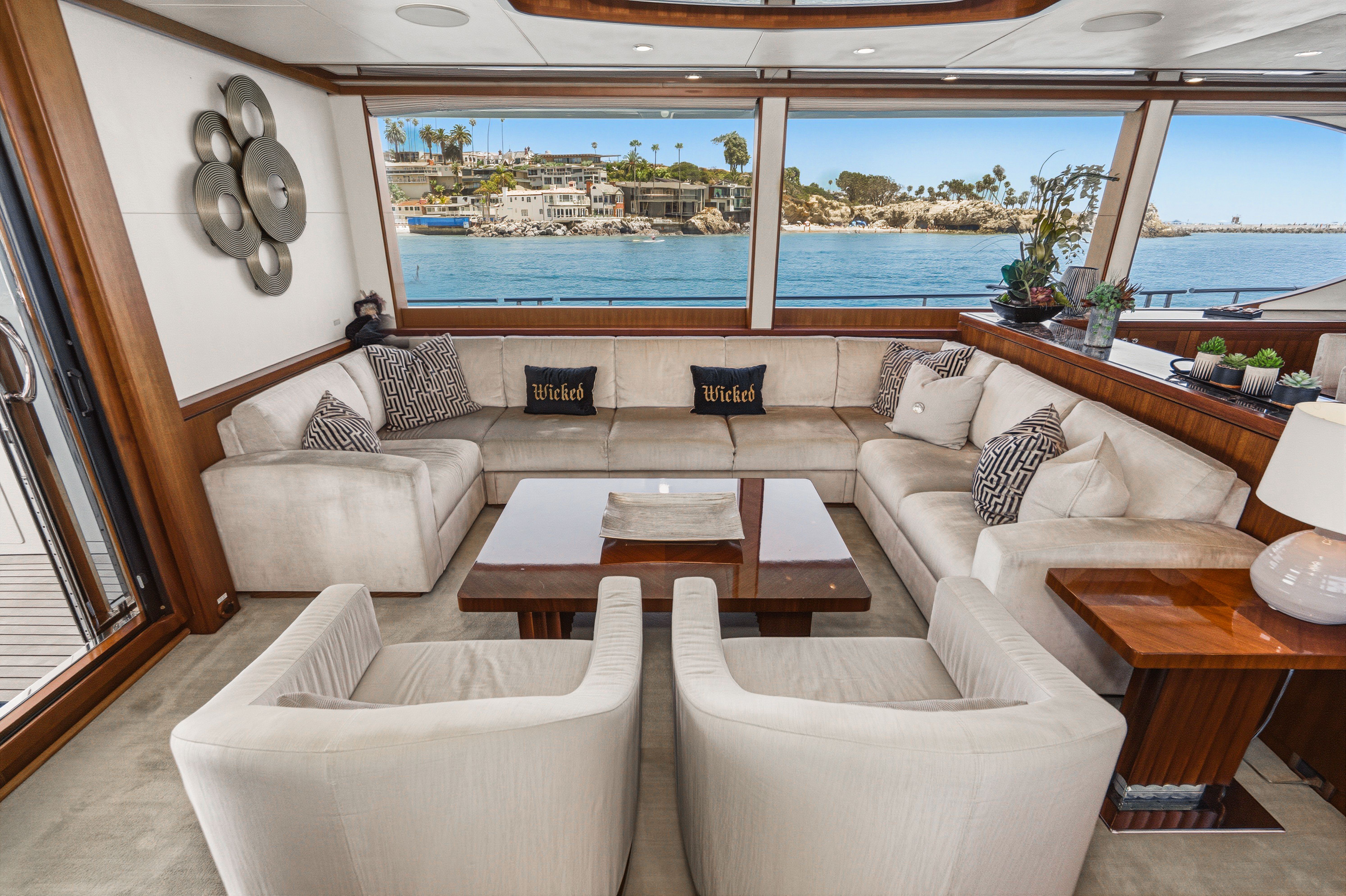 2015 Ocean Alexander 90 Skylounge Motoryacht - 33