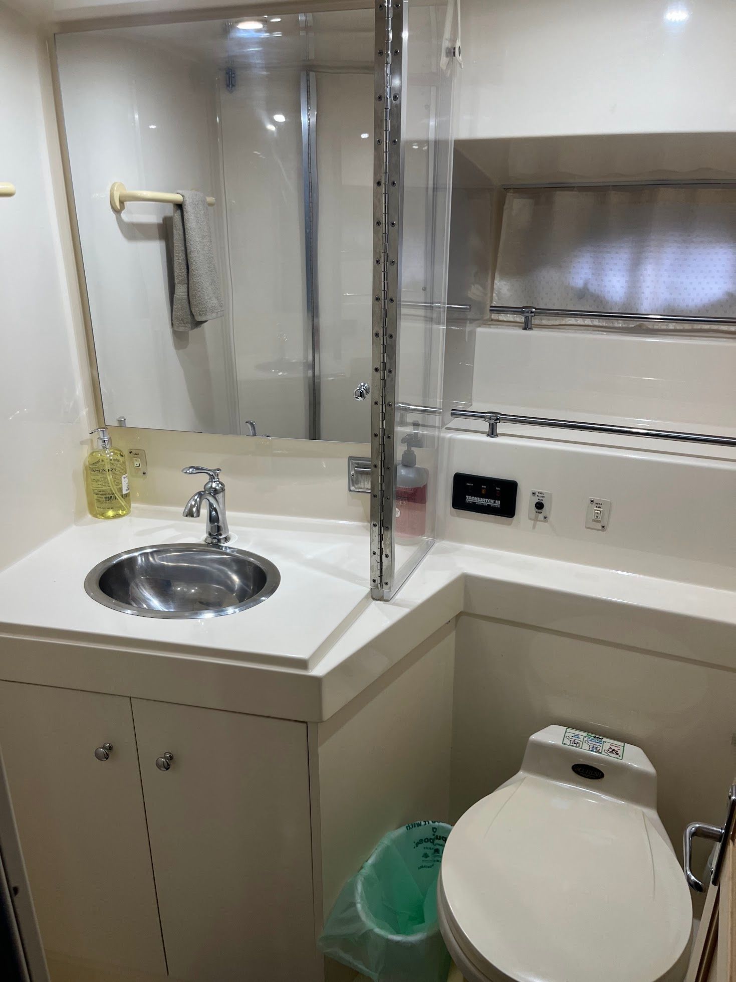 1998 Carver 355 Aft Cabin Motor Yacht - 13