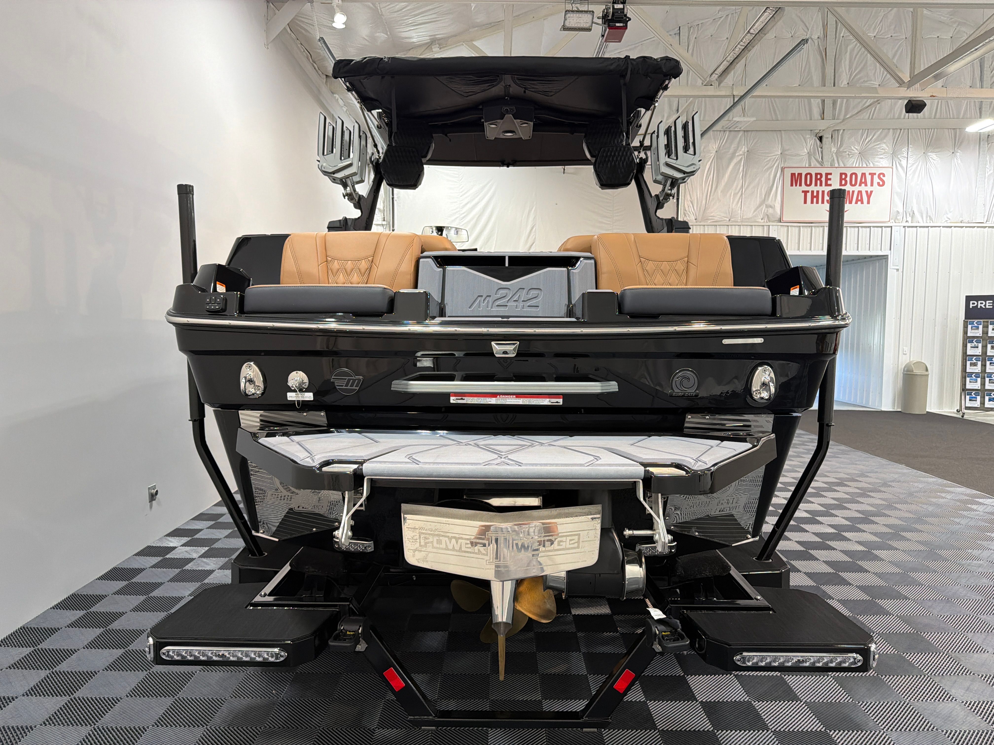 2026 Malibu M242 - 4