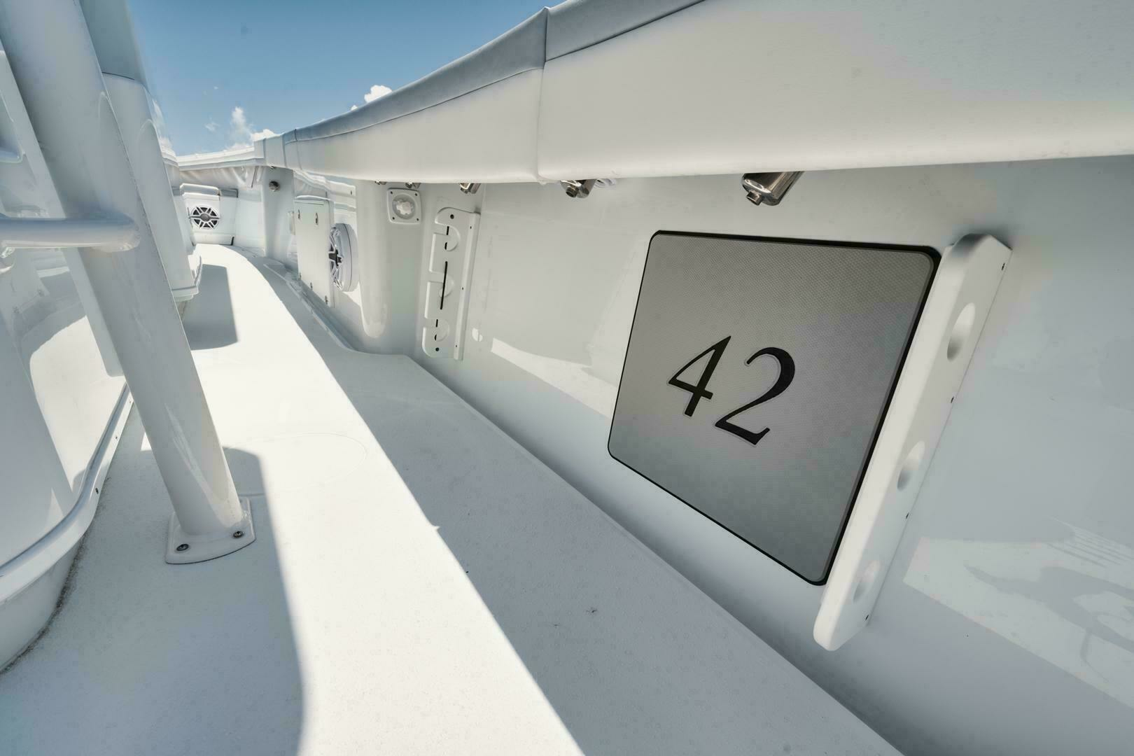 2026 Yellowfin 42 Offshore - Image 24