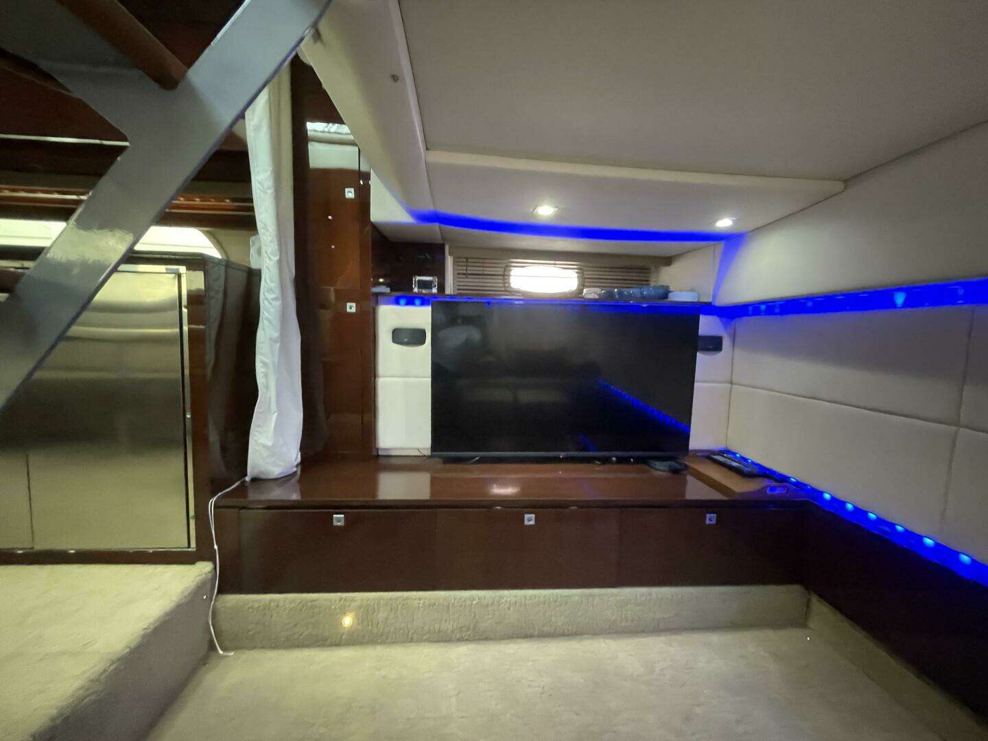 2010 Sea Ray 450 Sundancer - Image 78