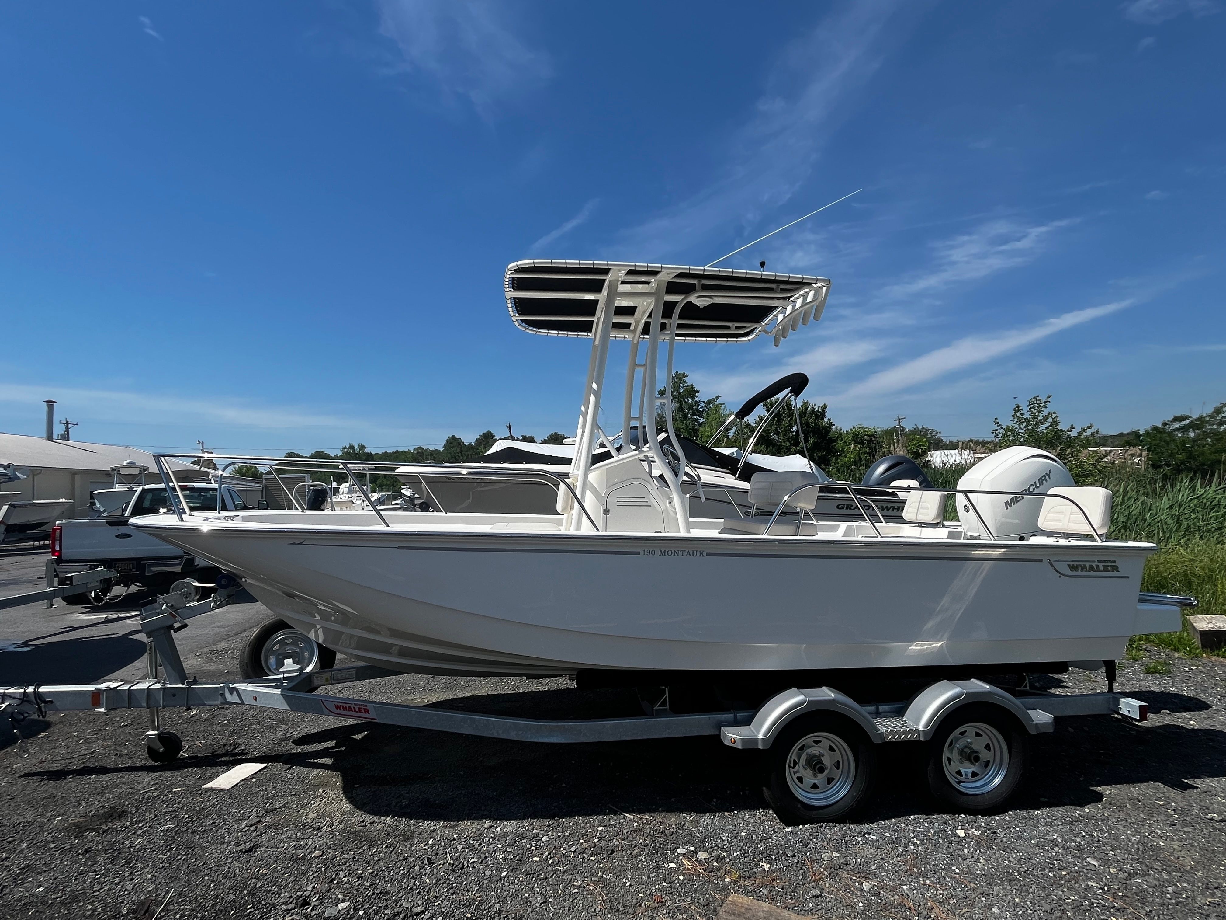 2026 BOSTON WHALER 190 MONTAUK - Image 3
