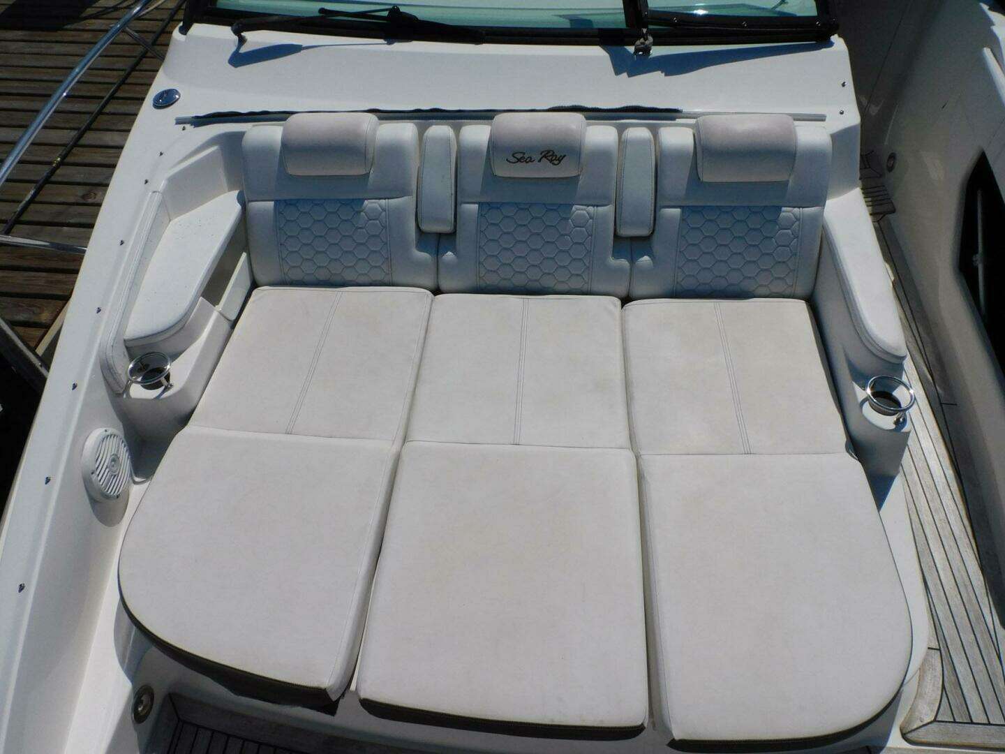 2018 Sea Ray Sundancer 320 - Image 19