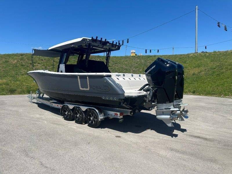 2026 Robalo R300 Center Console - 66