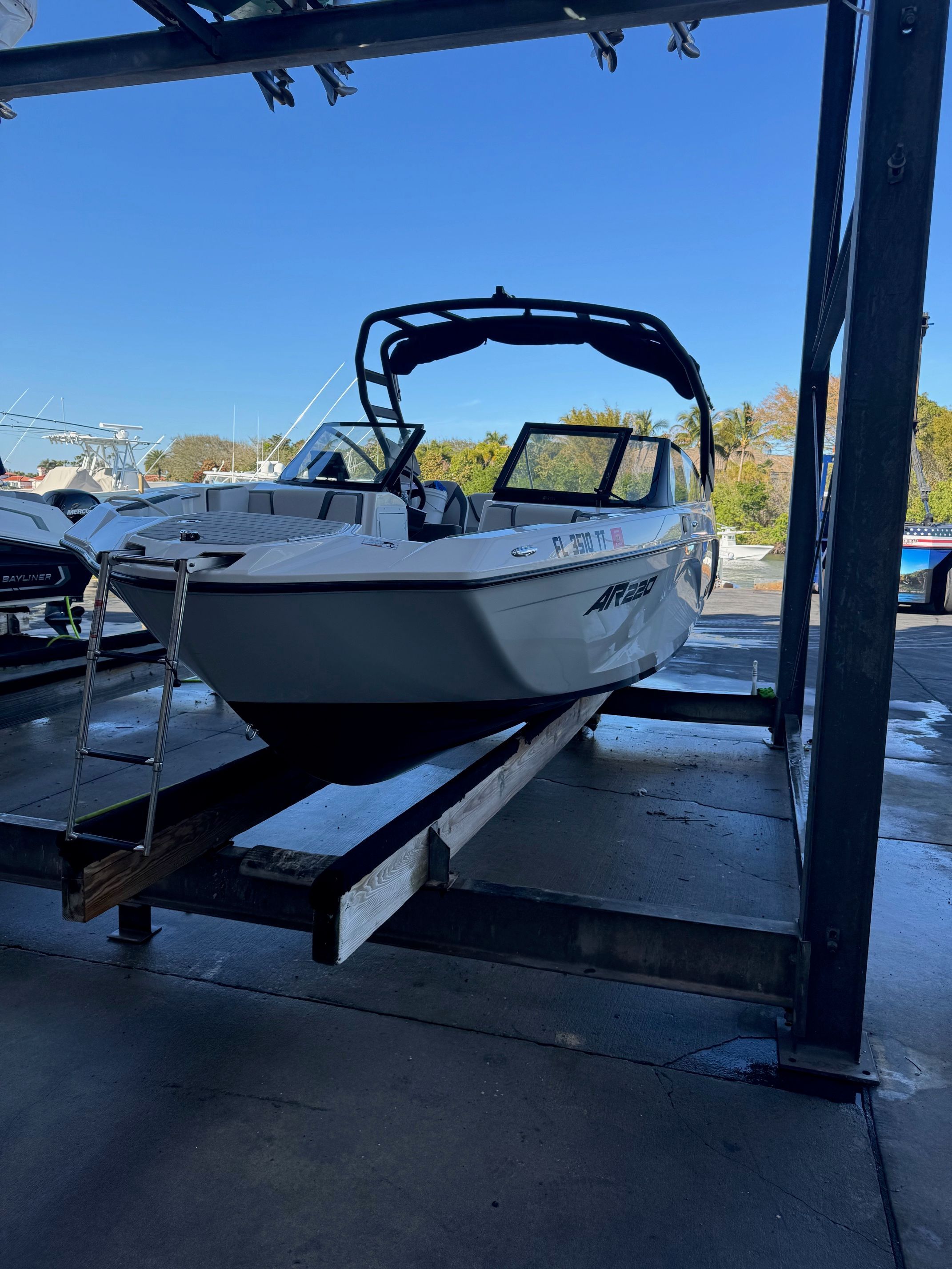 2023 Yamaha Boats AR220 - 16