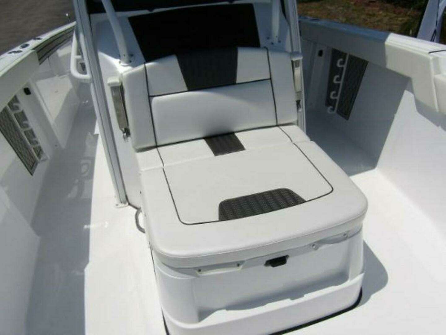 2024 Wellcraft 352 Fisherman - Image 11