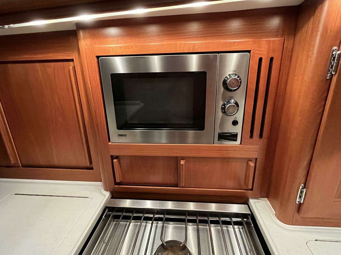 2003 Fantasi 44 Pilot House - Image 56