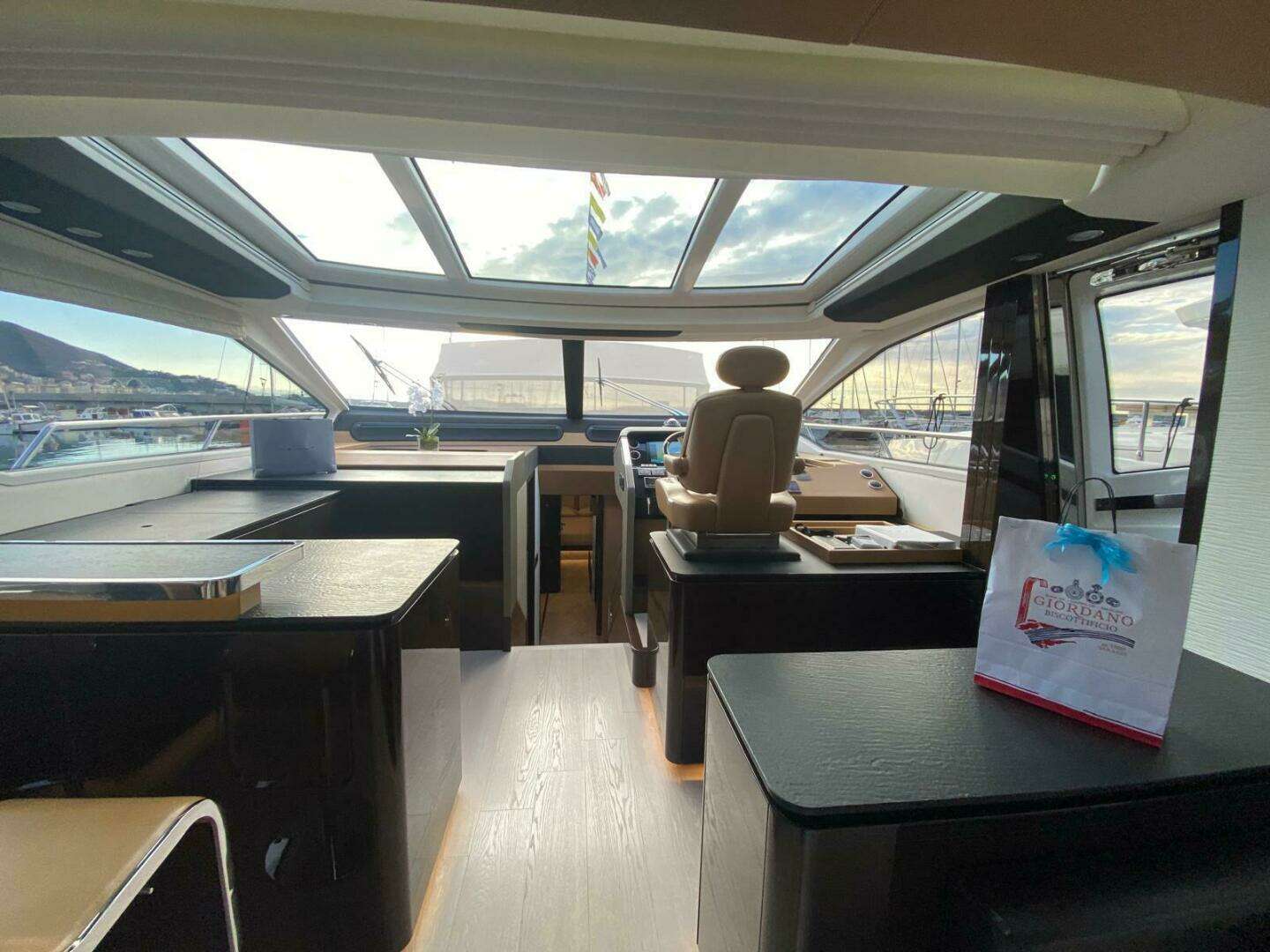 2016 Azimut 77S - Image 22