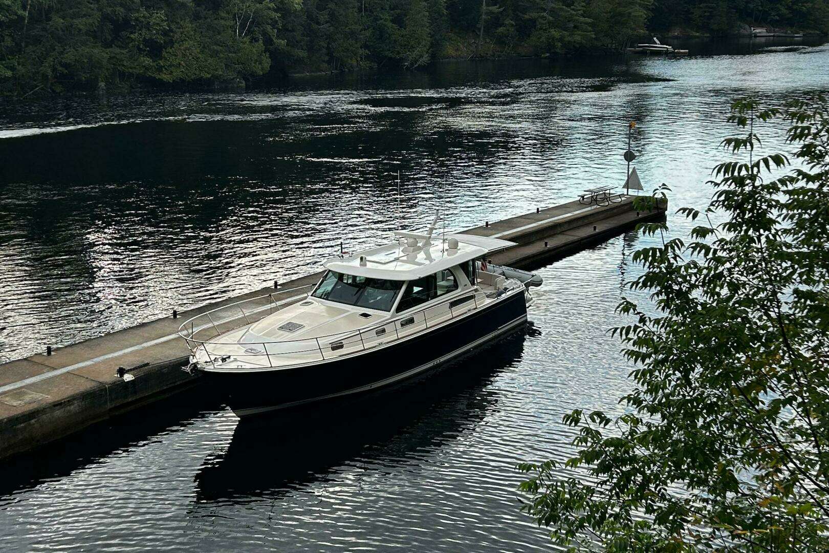 2022 Sabre 45 Salon Express - Image 56