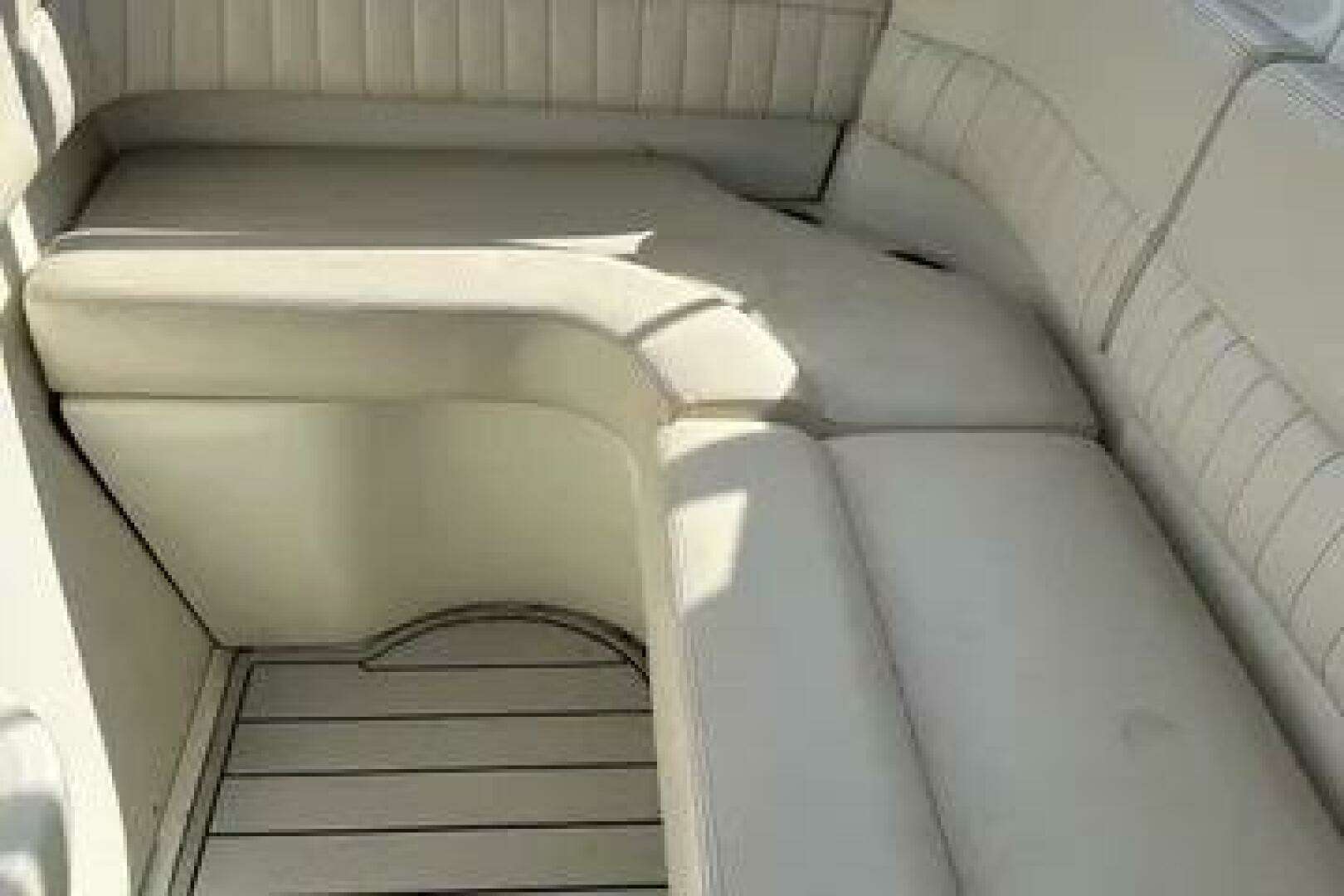2005 Hydra-Sports 33VX - Image 9