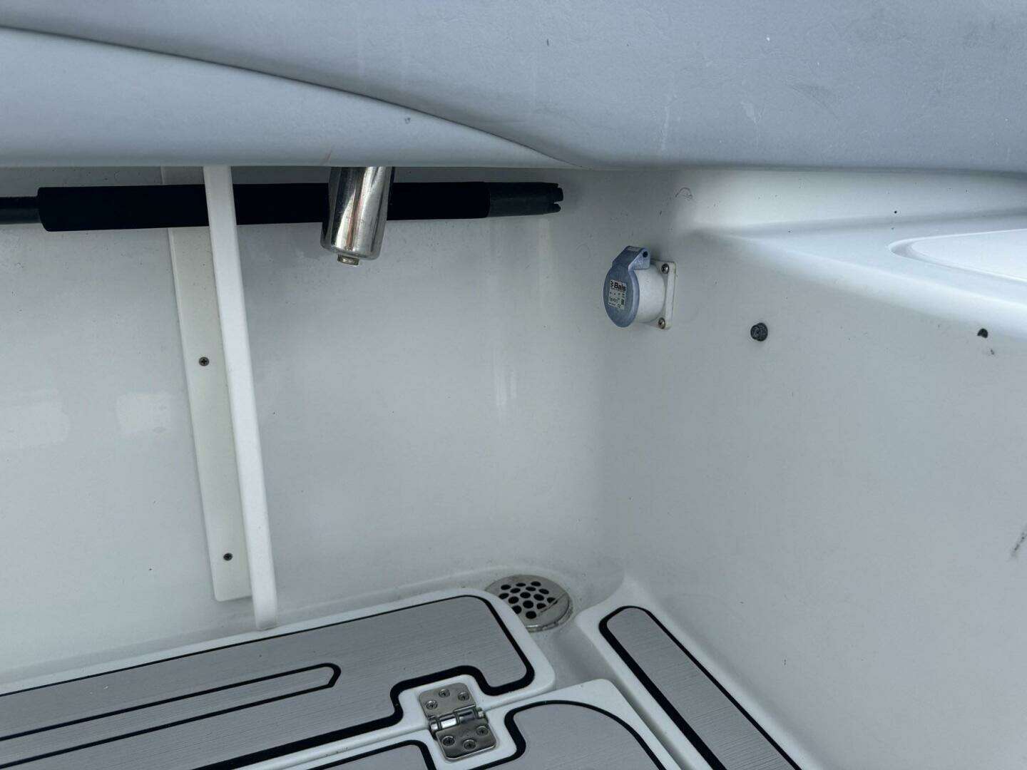 2021 Yellowfin 26 Hybrid - Image 27