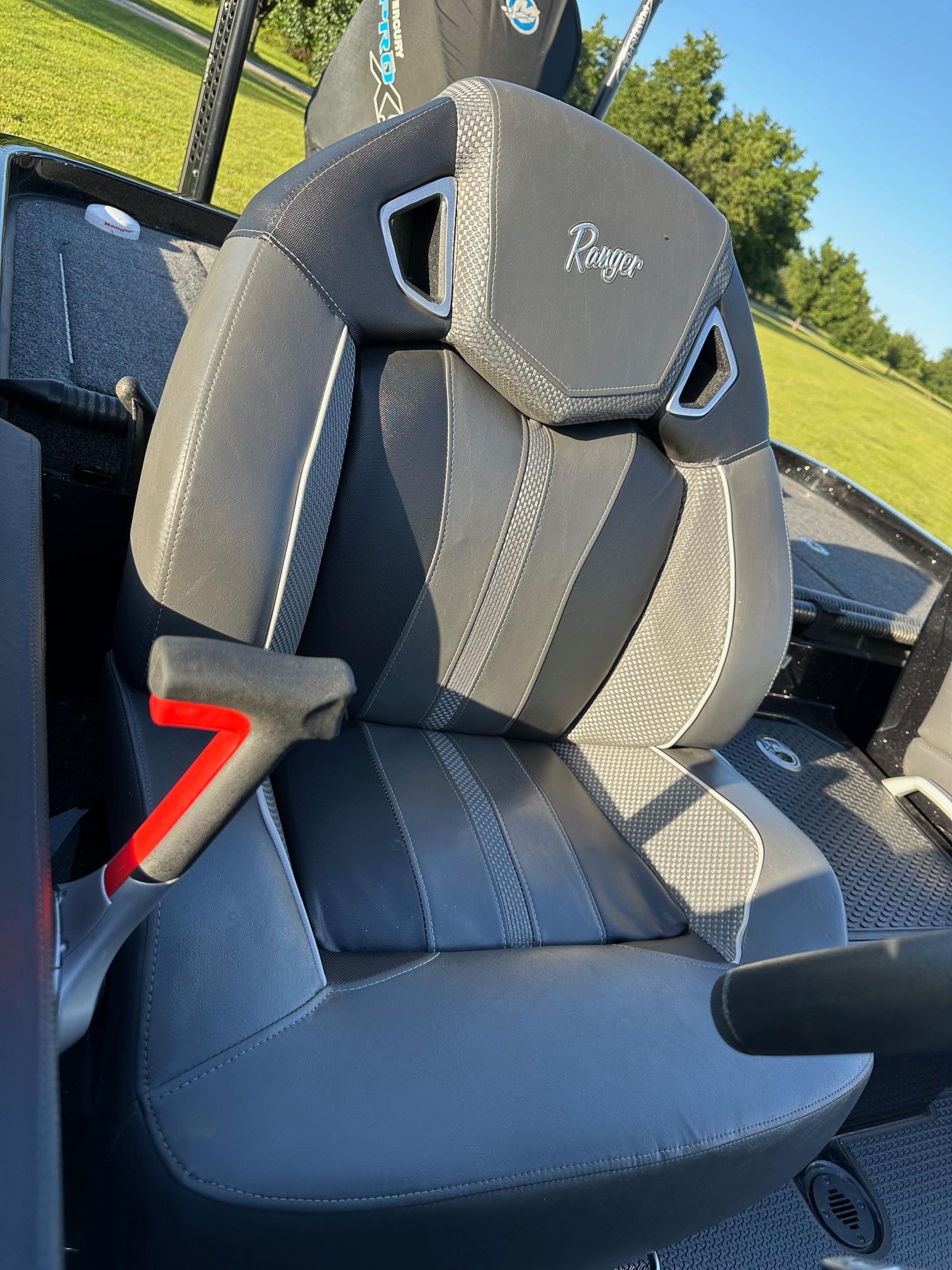 2023 Ranger Z521R boat seat with sleek black and gray design.