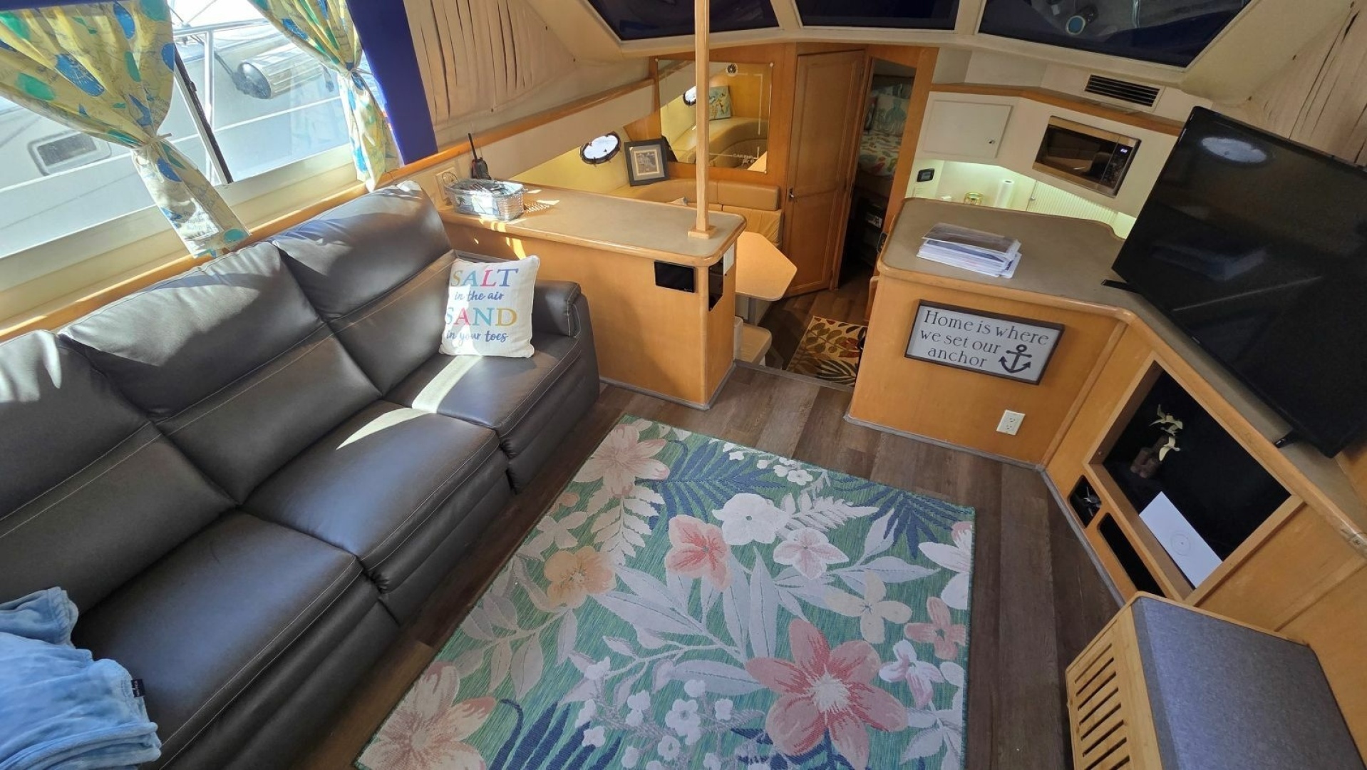 1998 Carver 405 Aft Cabin Motor Yacht - Image 31