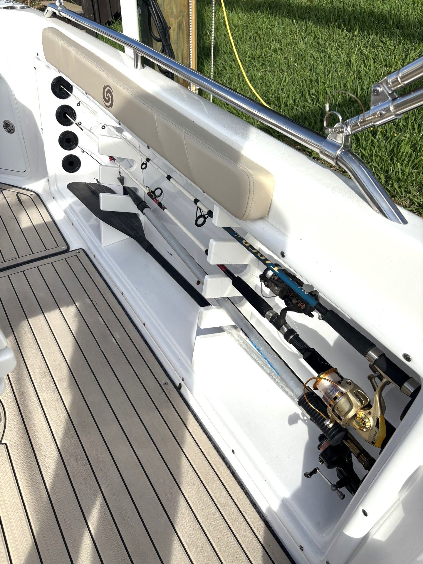 2025 Hurricane SunDeck Sport 231 OB - 14