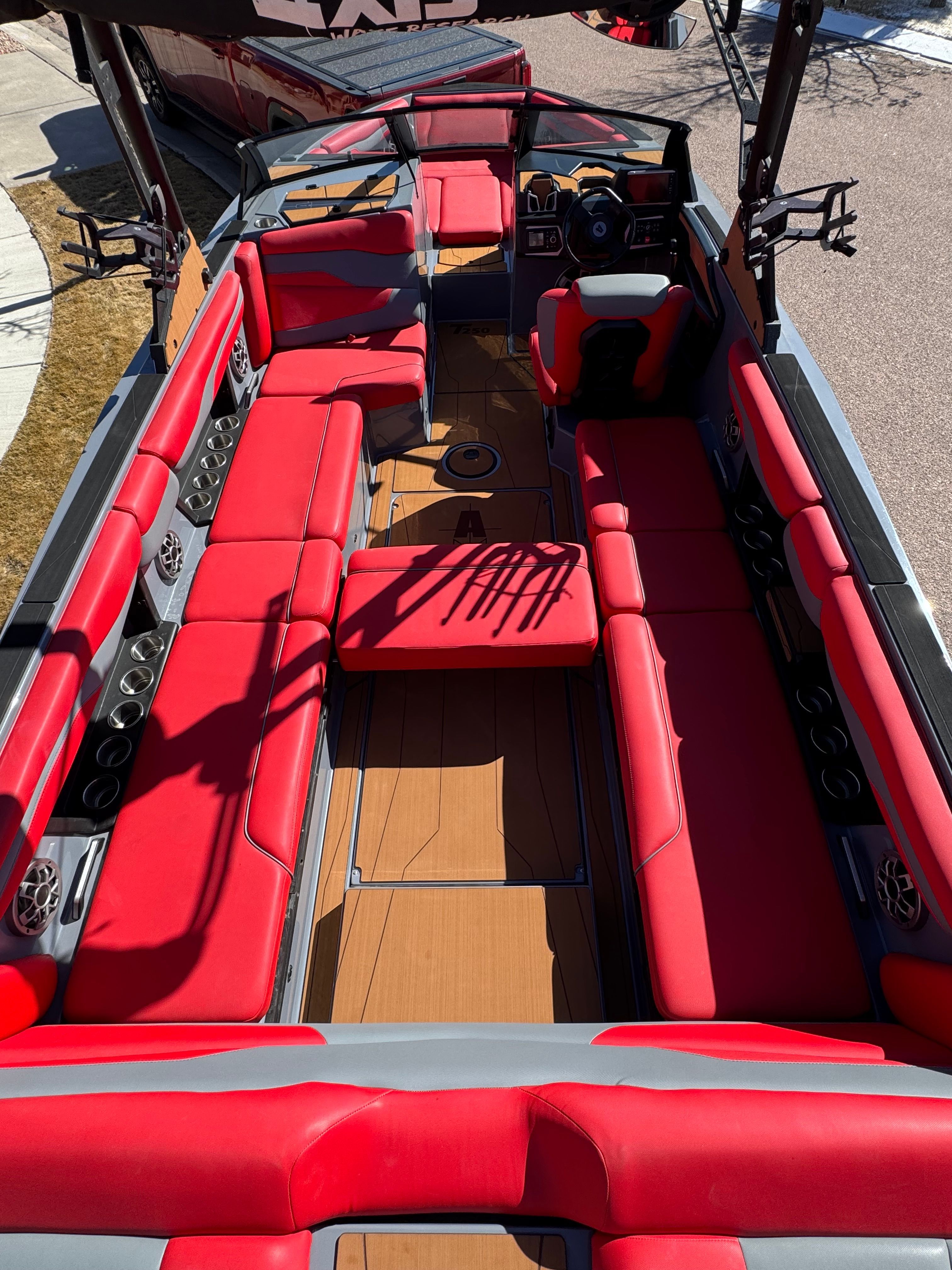 2022 Axis T250 - 18