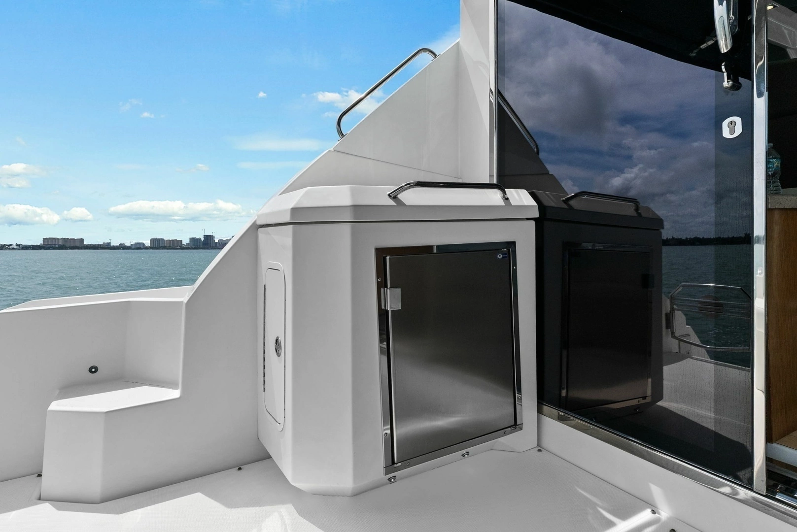 2014 Cruisers Yachts 48 Cantius - Image 46