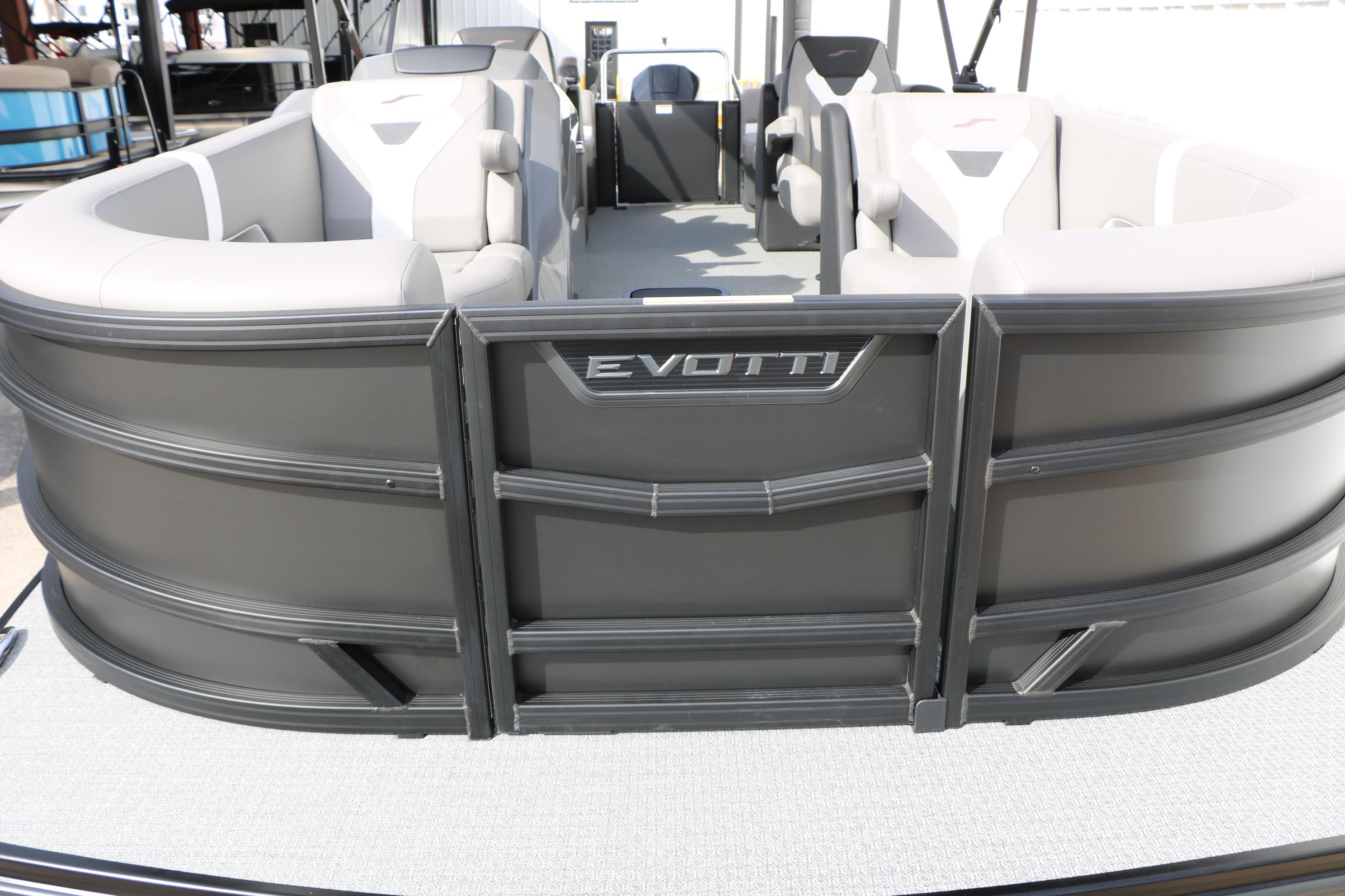 Evotti 521QL 2026 pontoon boat with sleek design and spacious seating.
