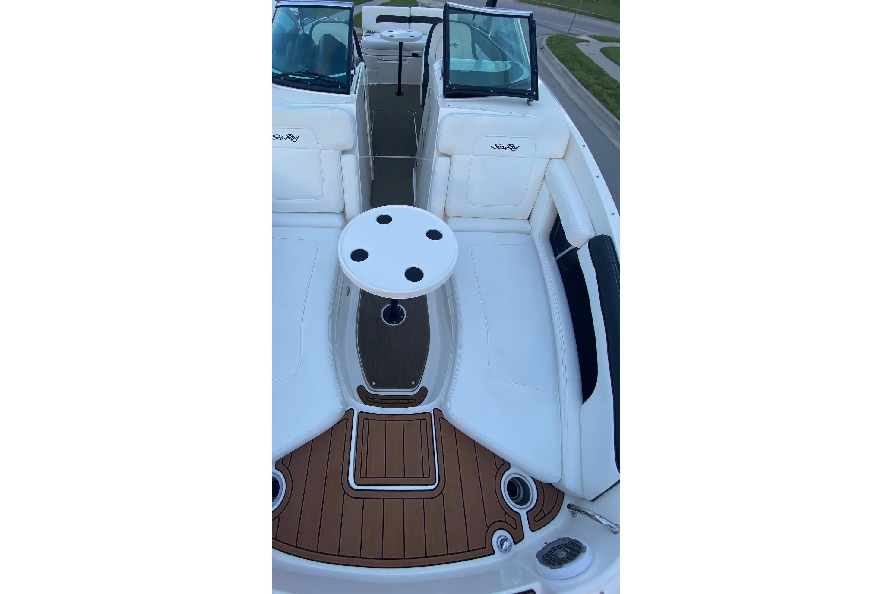 2014 Sea Ray 280 Sundeck - 34