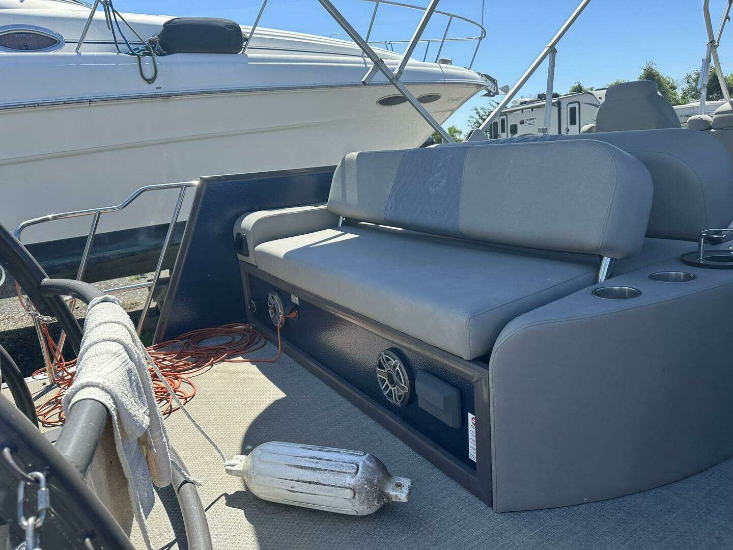 2023 Premier 250 INTRIGUE RL - Image 13