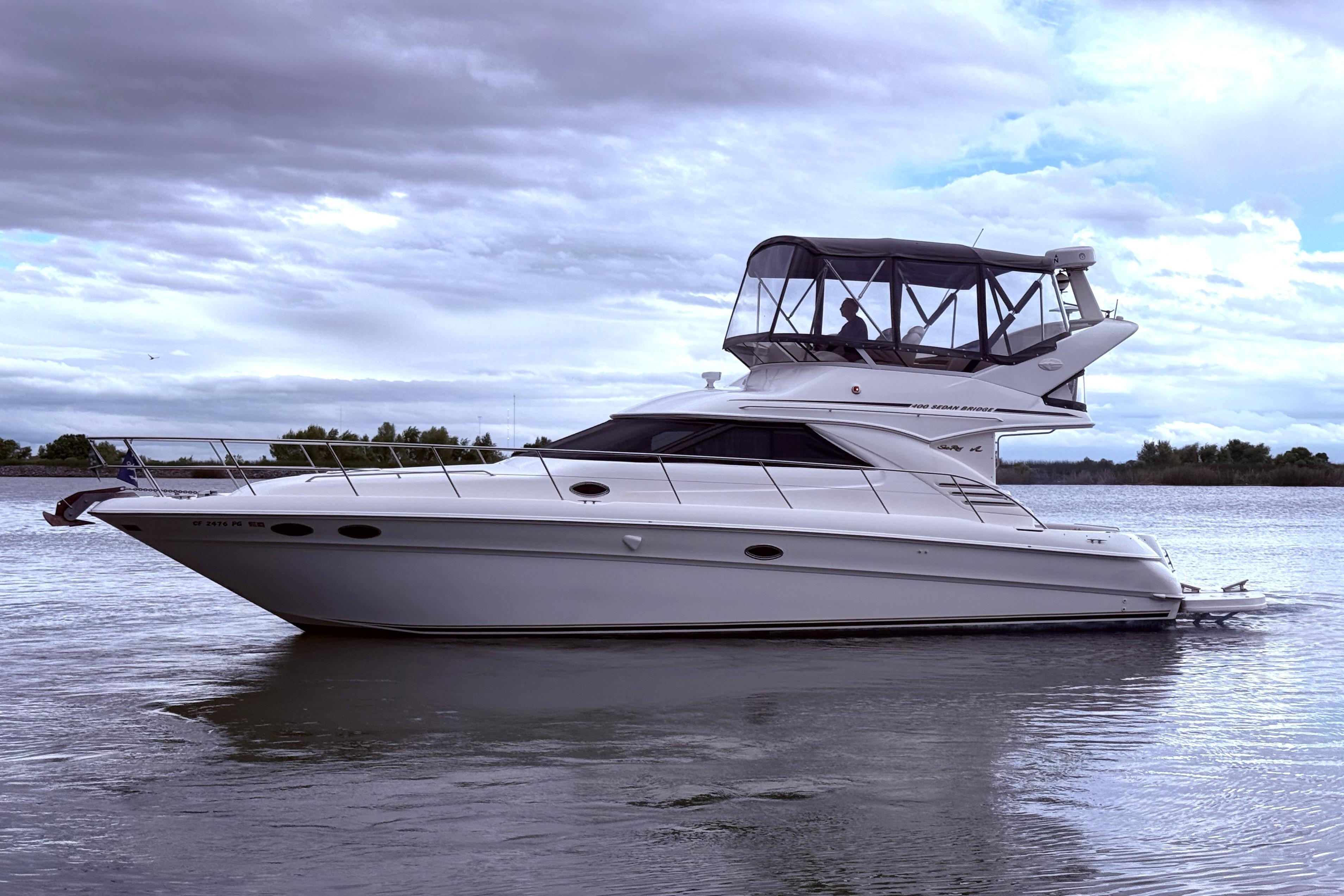 1999 Sea Ray 400 Sedan Bridge