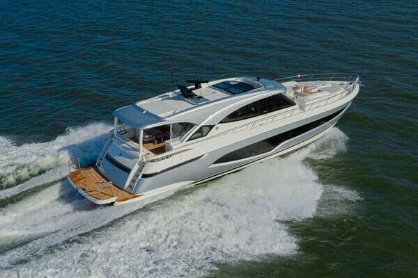 2026 Riviera 6800 Sport Yacht Platinum Edition