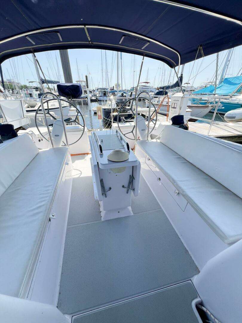 2019 Catalina 425 - Image 8